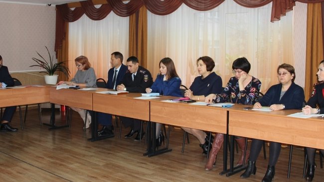 В Бузулуке состоялось совещание комиссии по делам несовершеннолетних