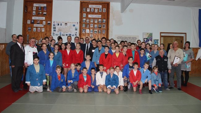 В Бузулуке отметили 80-летний юбилей боевого искусства Самбо