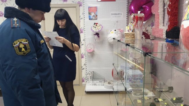 В Бузулуке продолжаются рейды по местам реализации пиротехнической продукции 