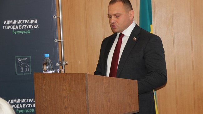 5 домов, квартиры, земля и БМВ. Чем богат глава Бузулука?