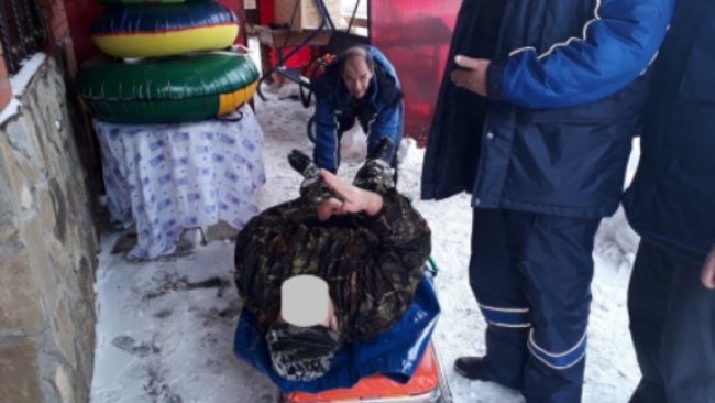 В Бузулуке мужчина упал с крыши и его завалило снегом