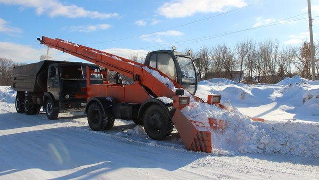 В Бузулуке новая спецтехника приступила к уборке снега 