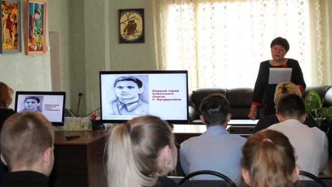 В центральной библиотеке Бугуруслана прошла акция «Наши герои Победы»