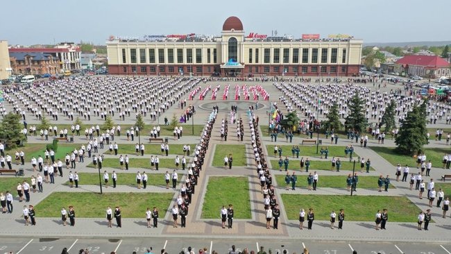 В Бузулуке станцевали «Вальс Победы»