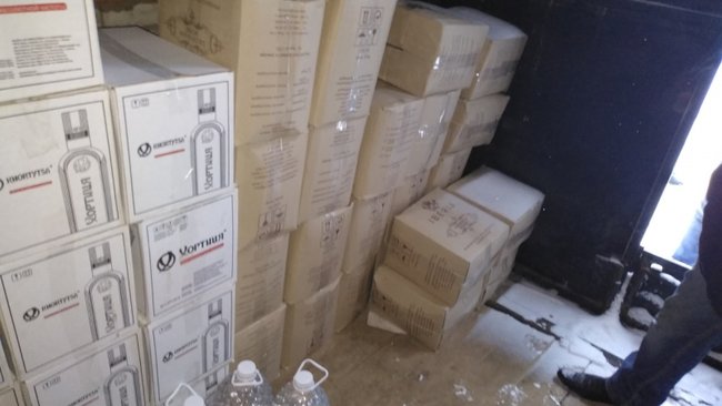 В Бугуруслане изъяли более тысячи бутылок с нелегальным алкоголем