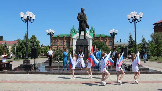 Как Бузулук отметил День города и День России