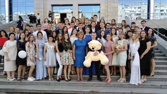 Бузулукские выпускники побывали на балу 