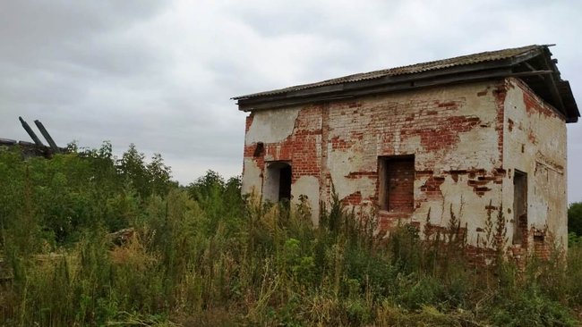 В Бузулукском районе благоустроили территорию вокруг старого барского особняка