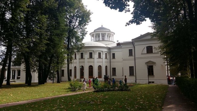 В музее-усадьбе «Остафьево» представили фильм бузулукского автора «Карамзины и Оренбуржье»