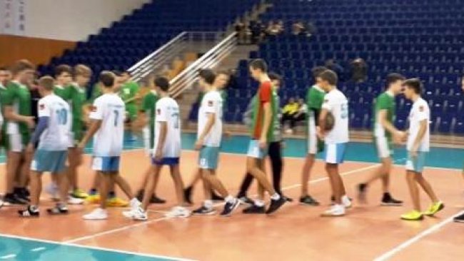 Бузулукские спортсмены взяли «серебро» в первенстве области по гандболу