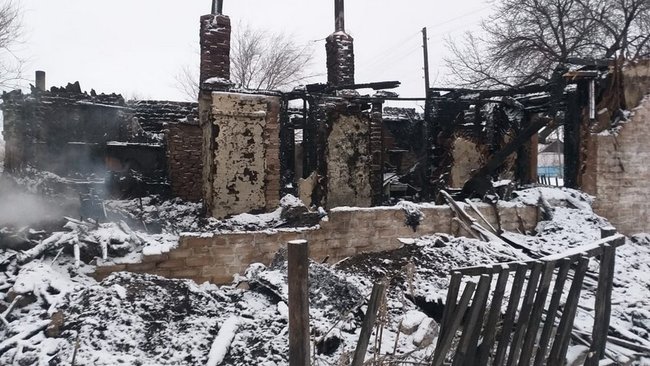 В Первомайском районе в огне погибли пожилая женщина и мужчина (18+)