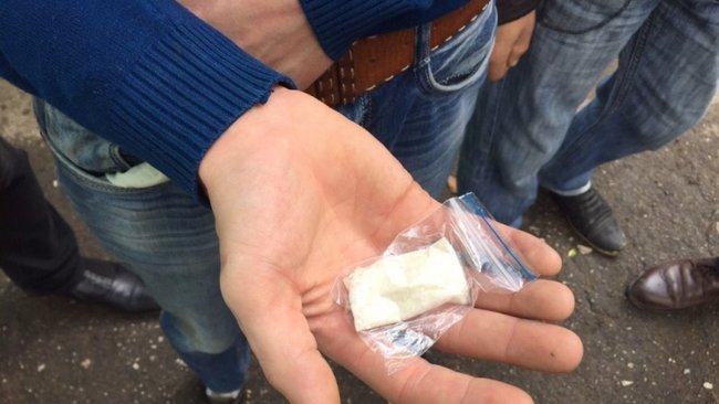 В Бузулуке сотрудники ДПС обнаружили в автомобиле граждан героин