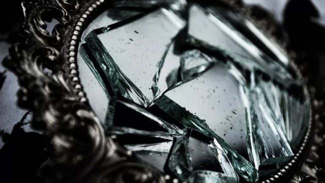 В Бузулуке женщина ударила пенсионера зеркалом