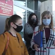 Активистов школы на Мурманской приняли в городской администрации 