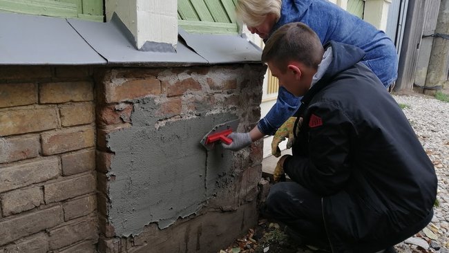 Бузулукские активисты своими силами восстанавливают исторические дома родного города 