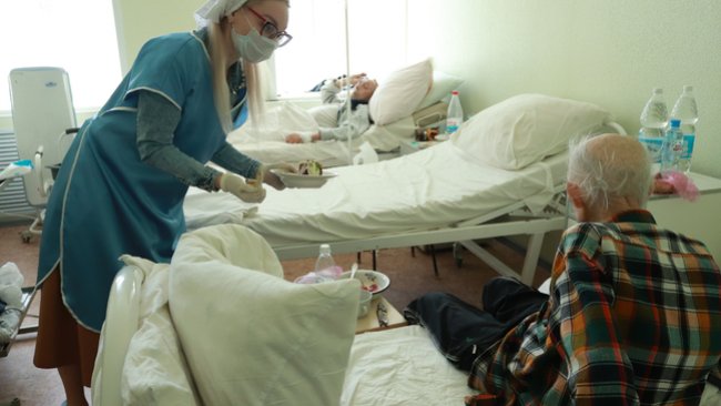 «Мы мечтали о палочках для обработки рта обездвиженным пациентам»