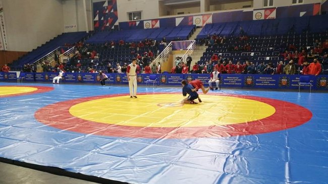 Пять золотых и две бронзовых медали привезли бузулукские самбисты 