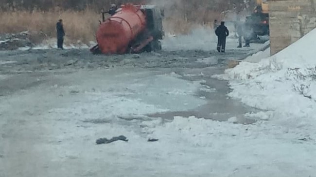 Кто следующий? В Бузулуке под мостом каждый день проваливаются под лед 