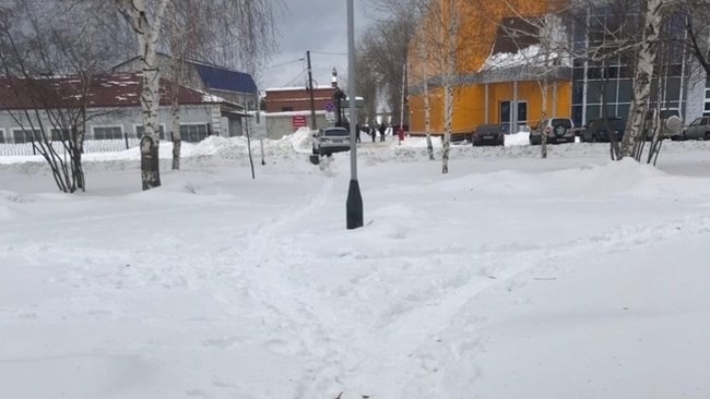 Жители Бузулука возмущены работой коммунальщиков по расчистке снега в городе 