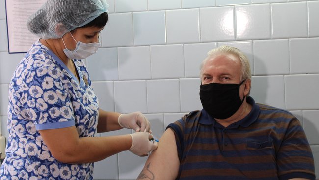 Привитые от COVID-19 бузулучане рассказали о побочных эффектах