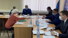 С какими вопросами бузулучане обратились к областному прокурору? 