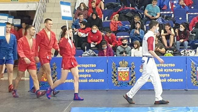 Бузулучане завоевали 10 медалей Первенства области по самбо 