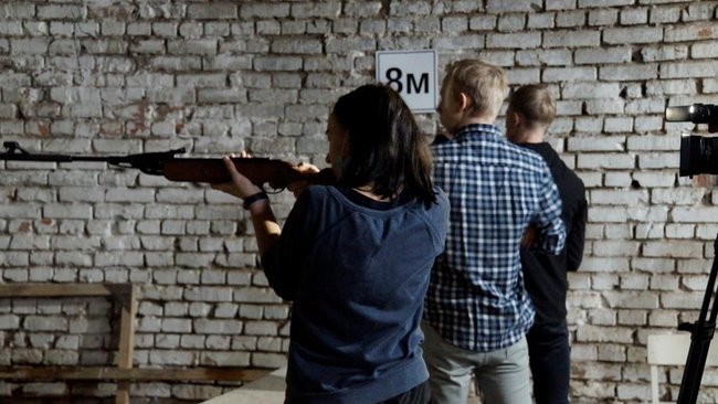 Юные бузулучане выясняли, кто из низ самый меткий