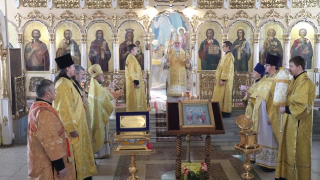 Епископ Бузулукский и Сорочинский обсудил с прихожанами судьбу видеотрансляций 