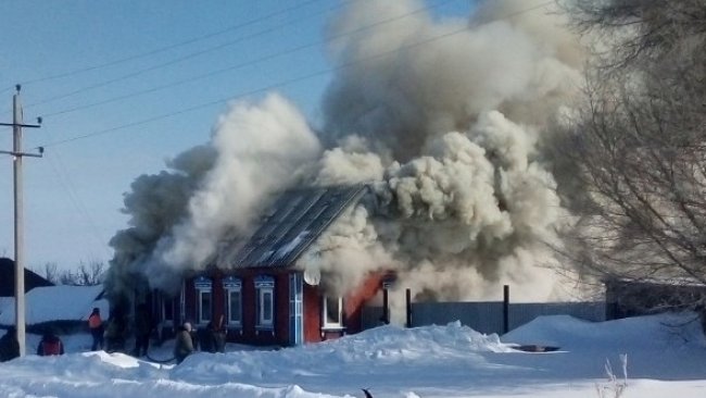 Дом сгорел буквально за час, жители села Алдаркино нуждаются в помощи