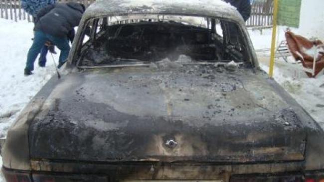 В Бузулуке сгорел гараж с двумя автомобилями 