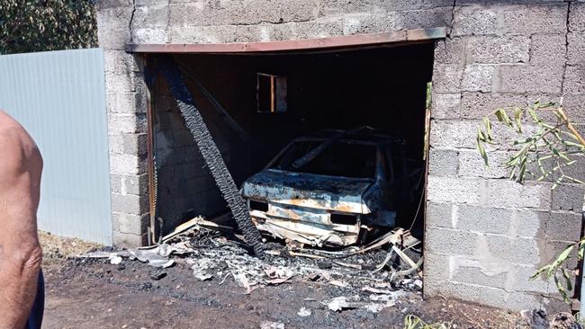 В Бузулуке сгорел гараж с автомобилем