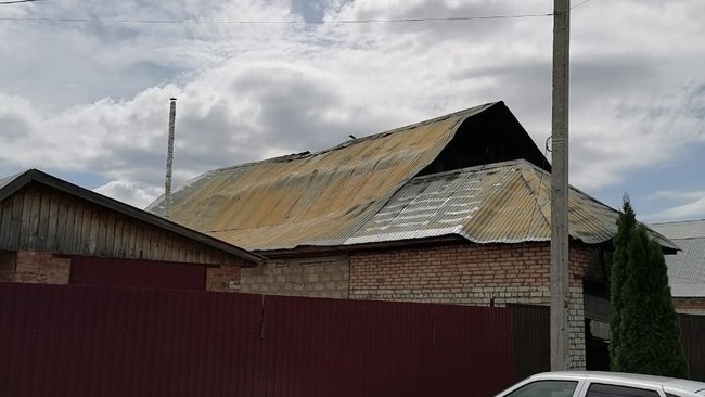 Жильцы дома, сгоревшего от удара молнии в Бузулуке, строили его 13 лет