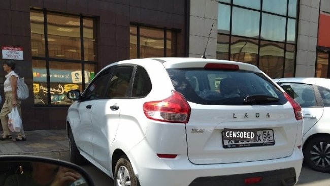 Бузулучанка, оставившая 2-летнего ребенка на жаре в машине, найдена