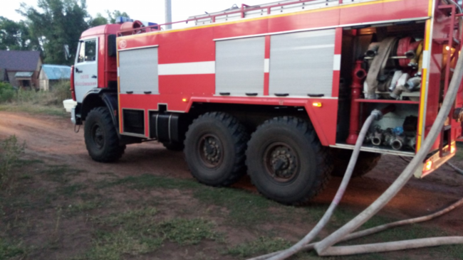 Второе утро подряд в Колтубановском начинается с пожара