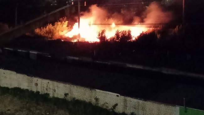 Минувшей ночью  в Бузулуке горели гаражи и многоквартирный дом