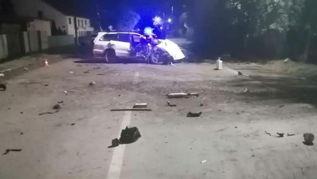 В Бузулуке ночью вытаскивали пострадавших из покорёженной машины