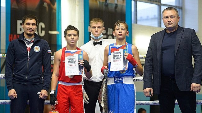 Бузулучане завоевали 4 медали всероссийского турнира по боксу
