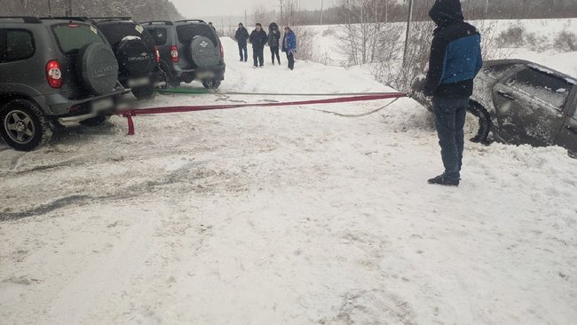 В Бузулукском районе добровольцы пришли на помощь водителю, попавшему в ДТП