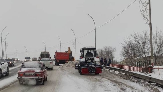 В Бузулуке чиновники спровоцировали затруднение движения транспорта 
