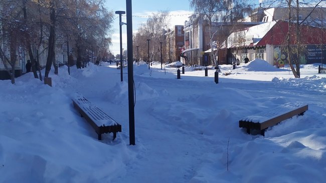 По мнению многих бузулучан, улица Ленина этой зимой выглядит заброшенной