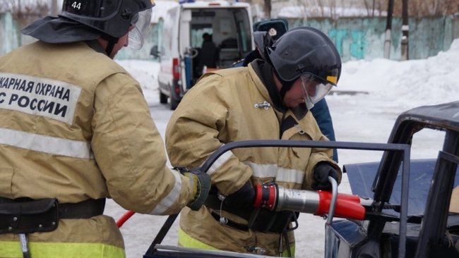 Бузулукские спасатели приняли участие в ликвидации последствий ДТП