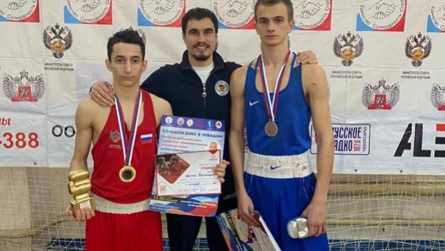 Две золотых и серебряную медали привезли воспитанники Бузулукской федерации бокса 