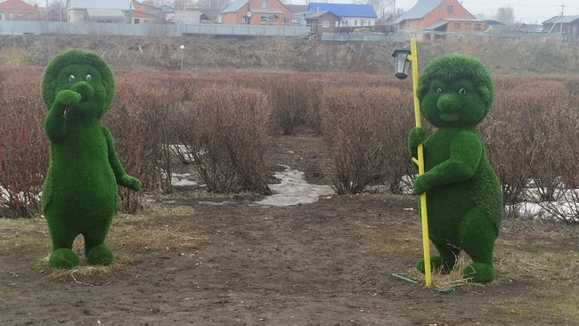 В Бузулуке вандалы поиздевались над парковыми топиариями 