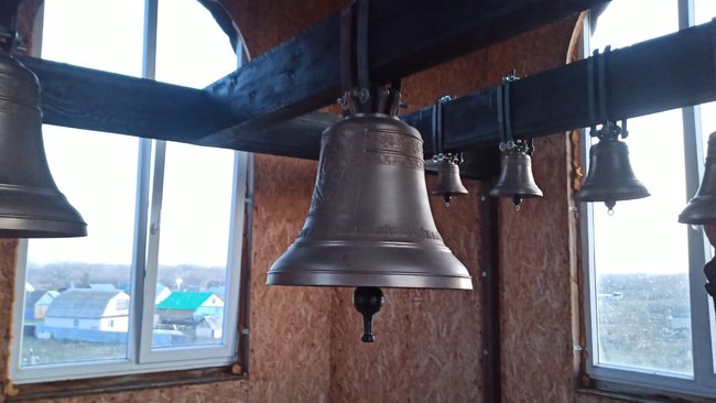 В храме села Перевозинка Бузулукского района установили колокола