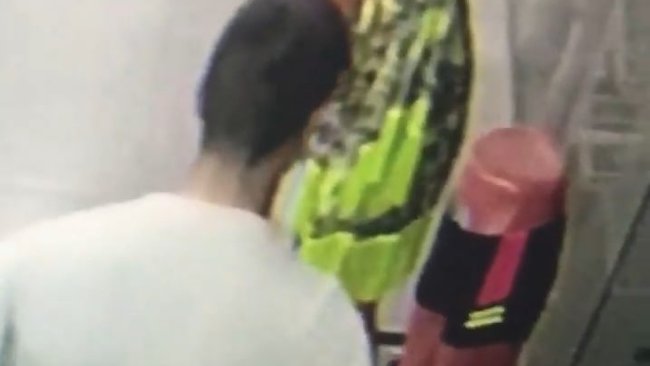 В Бузулуке на видео попал мужчина, укравший плавки с манекена