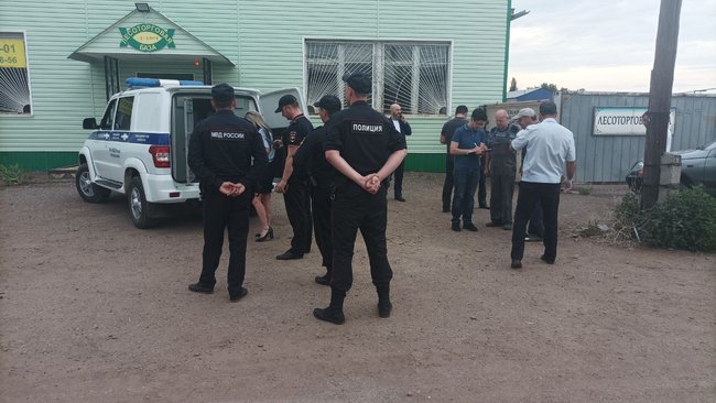 В Бузулуке мужчина стрелял по людям. Ранены двое (18+)