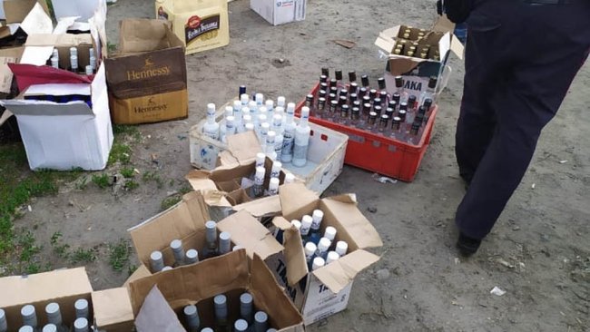 Всего за несколько дней в Оренбуржье изъято 35 литров нелегального алкоголя