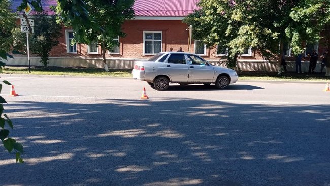 В Бузулуке подросток, перебегавший дорогу на красный свет, попал пол машину 