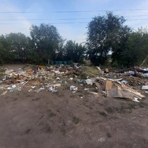 В Бузулуке стихийная свалка образовалась прямо в черте города 