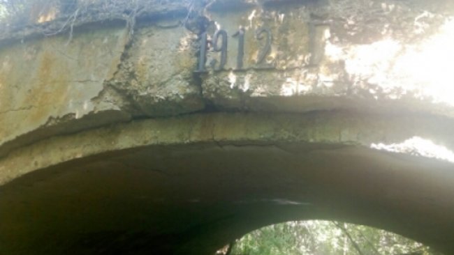 В Бузулукском районе мост, с которого в прошлом году упал мужчина, по-прежнему без перил